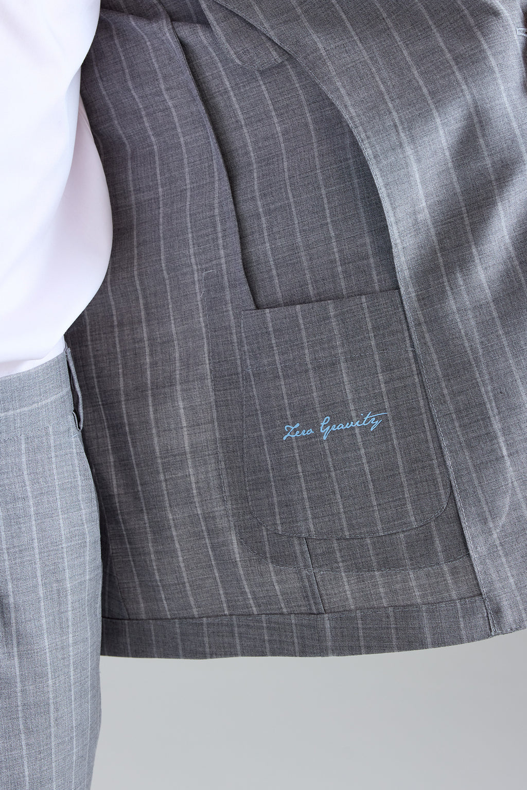 Açık Gri Çizgili Yün Takım Elbise