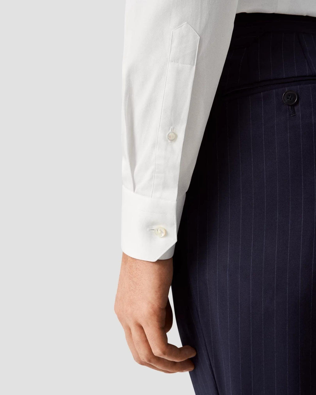 Beyaz Dik Yaka Pamuk Gömlek - Image 2