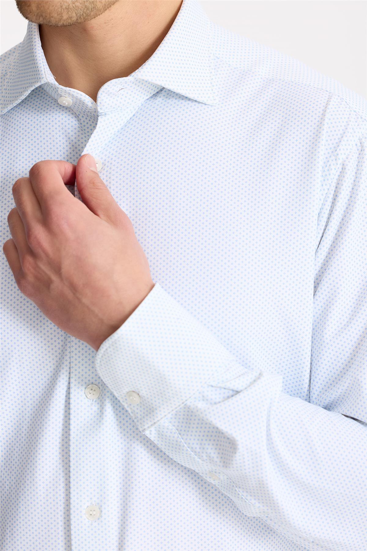 Beyaz Mavi Desenli Teknik Gömlek - Image 4