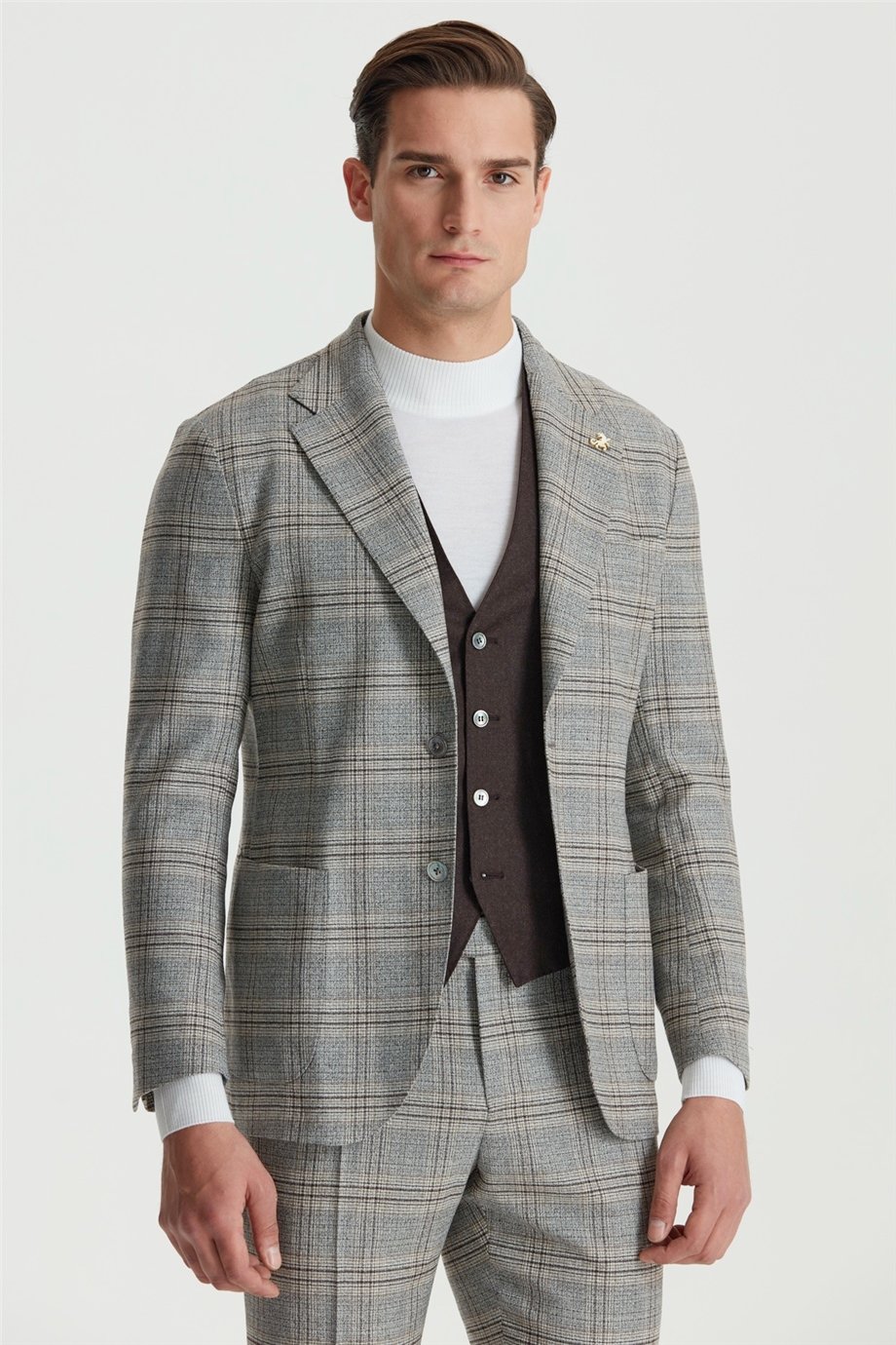 Gri Kahve Kareli Yelekli Takım Elbise - Image 1