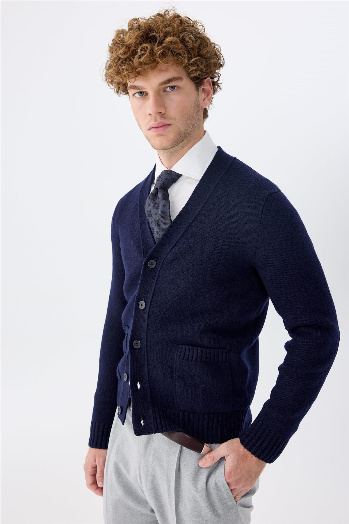 Lacivert Düğmeli Kaşmir Hırka - Image 3