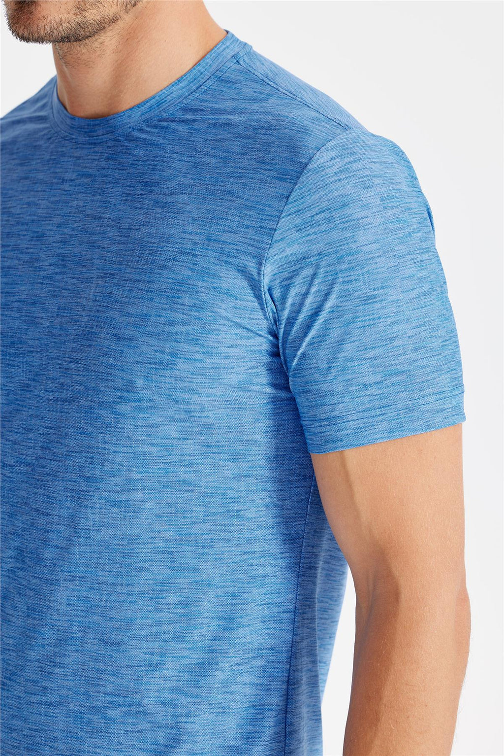 Mavi Sıfır Yaka Teknik Kumaş T-Shirt - Image 3