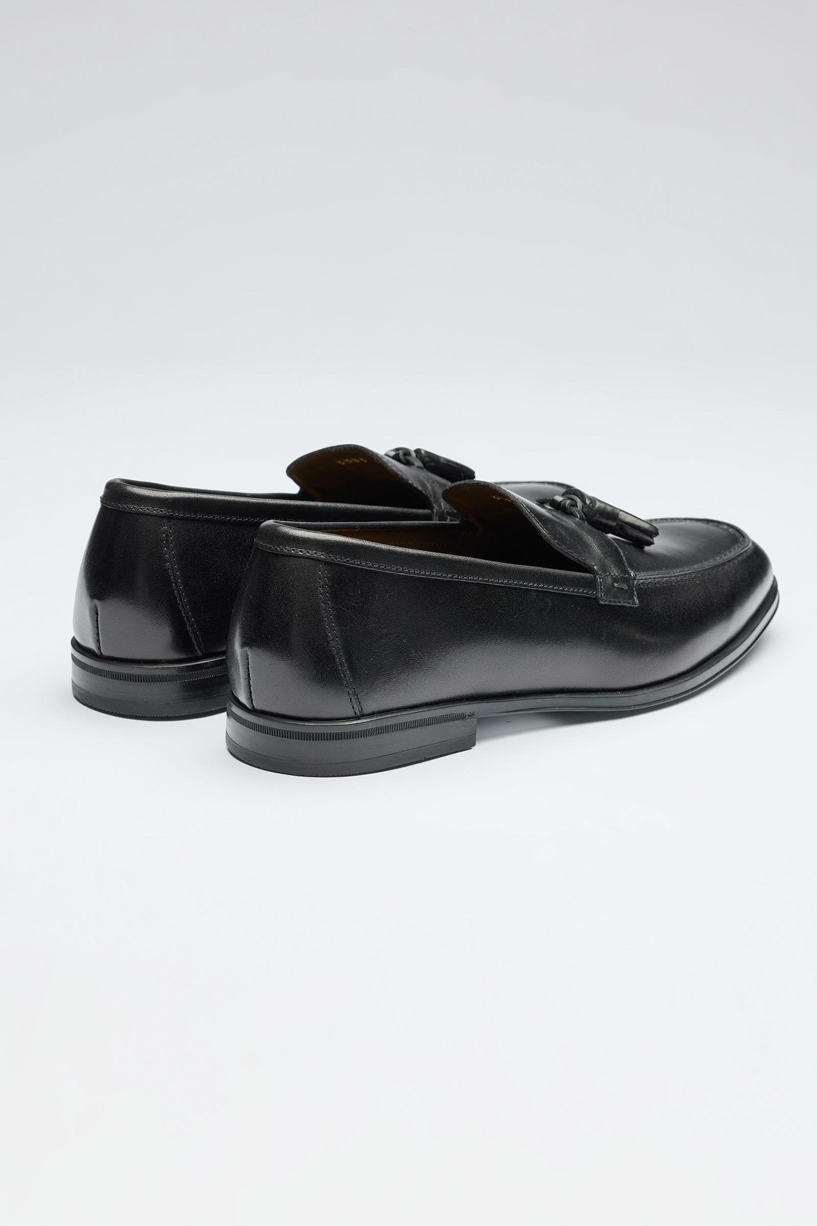 Siyah Püsküllü Deri Loafer