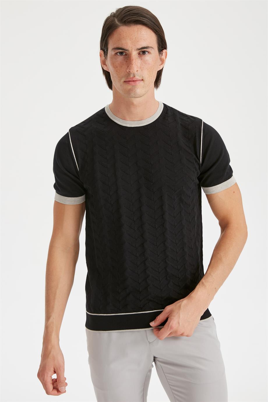 Siyah Sıfır Yaka Erkek Triko T-Shirt - Image 1