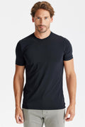 Siyah Sıfır Yaka Teknik Kumaş T-Shirt - Image 1